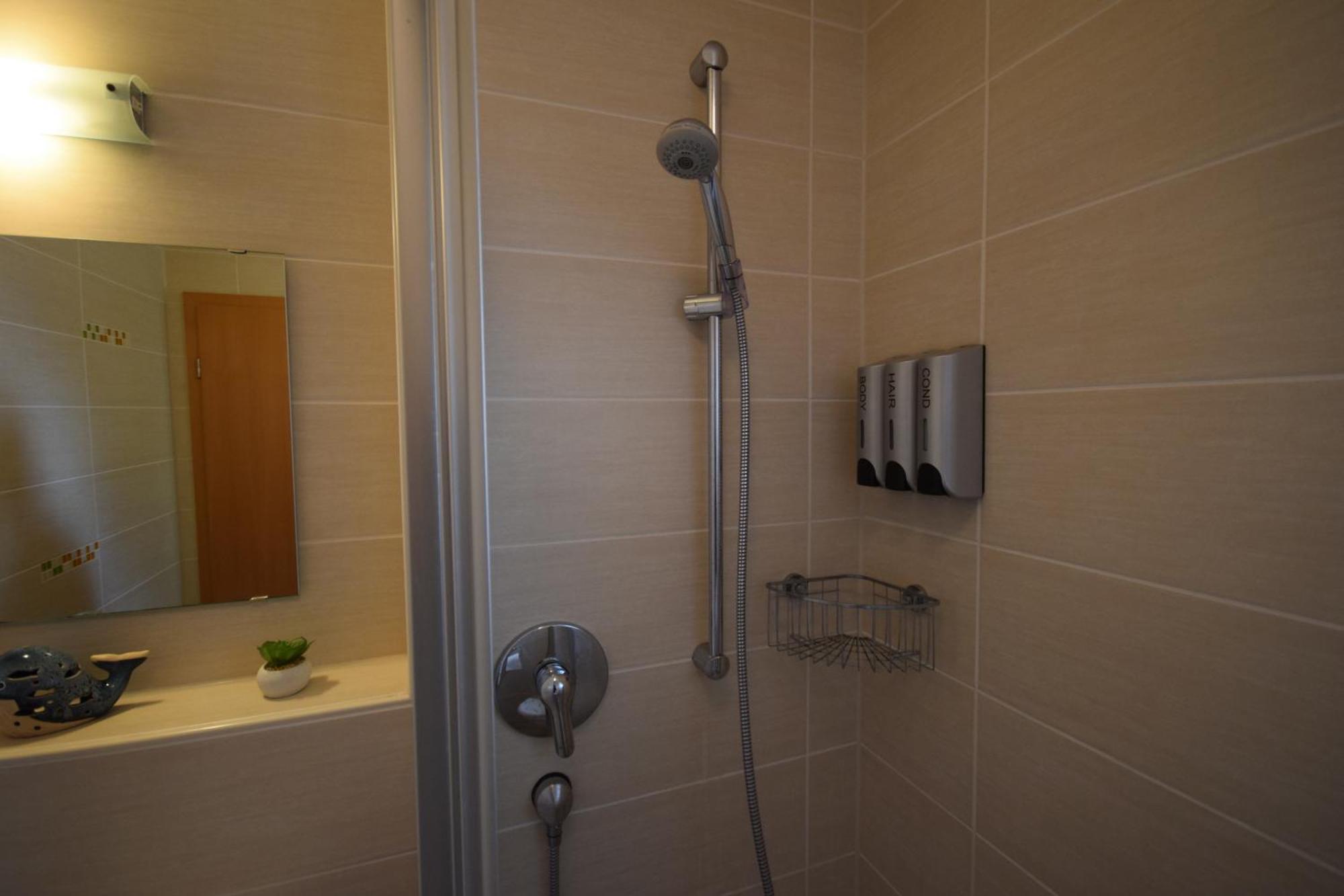 Nestwerk Komfort R23-12 - Balkon, Arbeitsplatz & Zentrumsnah Biberach an der Riß Exteriör bild